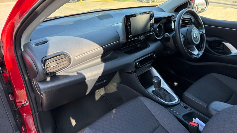 Toyota Yaris 1.5 Hybrid Design 5dr CVT Hybrid Hatchback